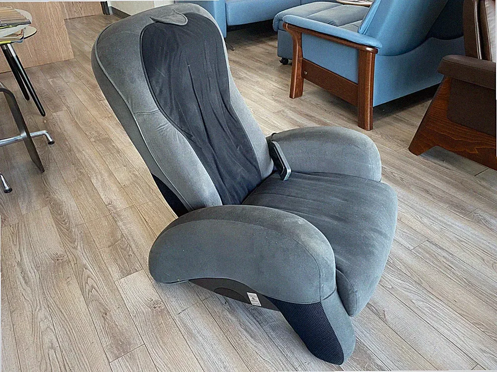 💥 Human Touch iJoy 100 Massage Chair Massaging Recliner - Gray Fabric - BROKEN